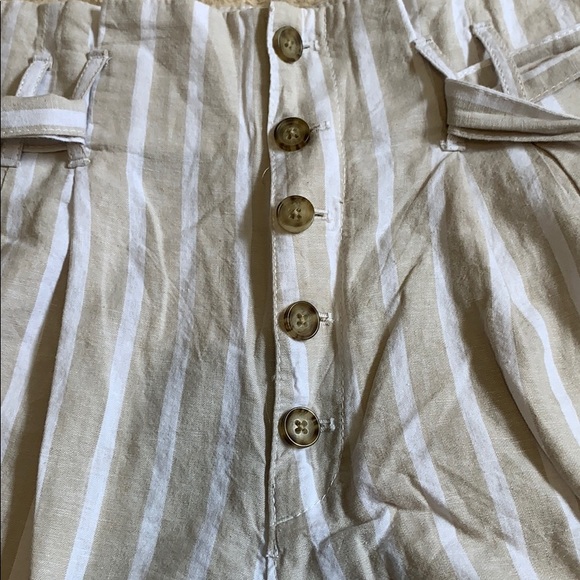 Abercrombie & Fitch Linen-Blend Striped Short - Picture 3 of 8